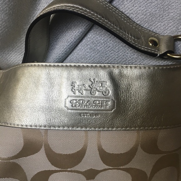 NWOT Coach Zoe Gold Khaki Cranberry Bag - Picture 3 of 8